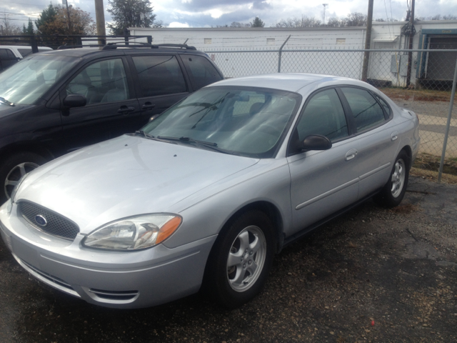 Tothego - 2004 Ford Taurus_1