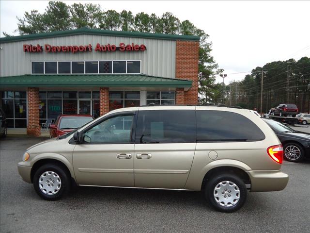 2004 Chrysler Town & Country