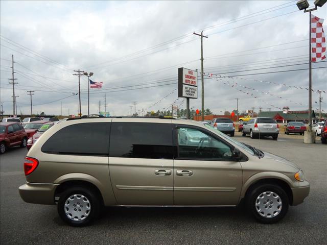 2004 Chrysler Town & Country