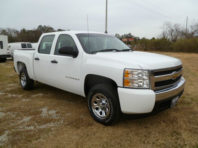 2007 CHEVROLET SILVERADO 1500 CREW CAB 2WD white this is one sharp looking truck extra clean insi