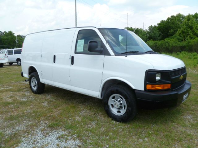 2009 CHEVROLET EXPRESS 2500 CARGO white driver side has adrian steel shelves bulkhead for your p