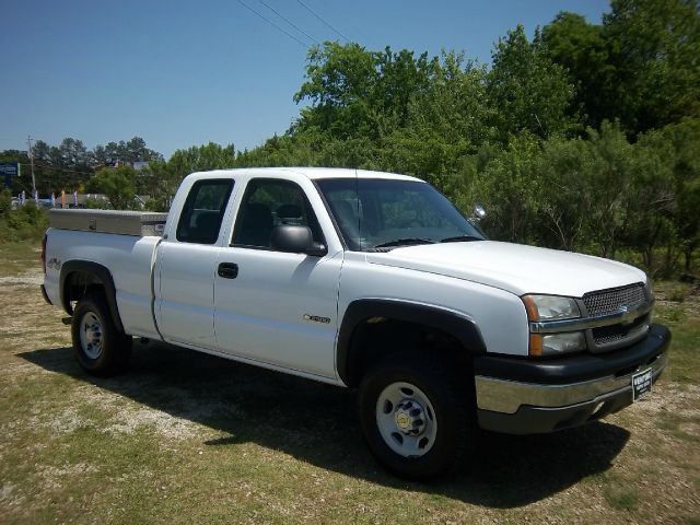 2003 CHEVROLET SILVERADO 2500 EXT CAB 4WD white extra clean 4x4 extended cab short bed this one