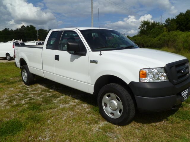 2005 FORD F150 XL white 4x4  4 dr extended cab long bed for extra big loads tow pkg fleet pr