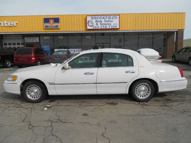 1998 Lincoln Town Car - BROOKFIELD, MO