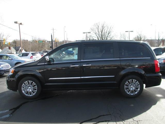 Tothego - 2013 Chrysler Town Country_1