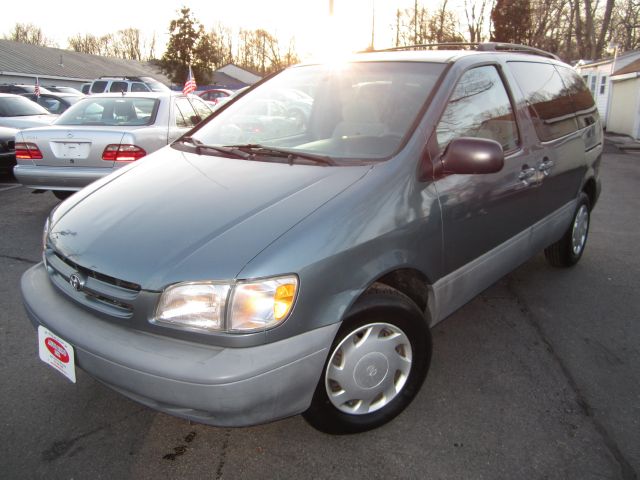1999 Toyota Sienna - MANASSAS, VA