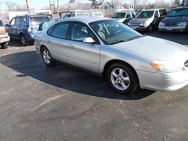2001 Ford Taurus
