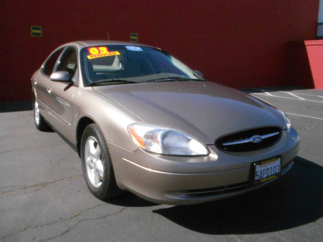 2003 Ford Taurus