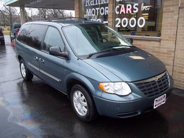Tothego - 2007 Chrysler Town Country_1