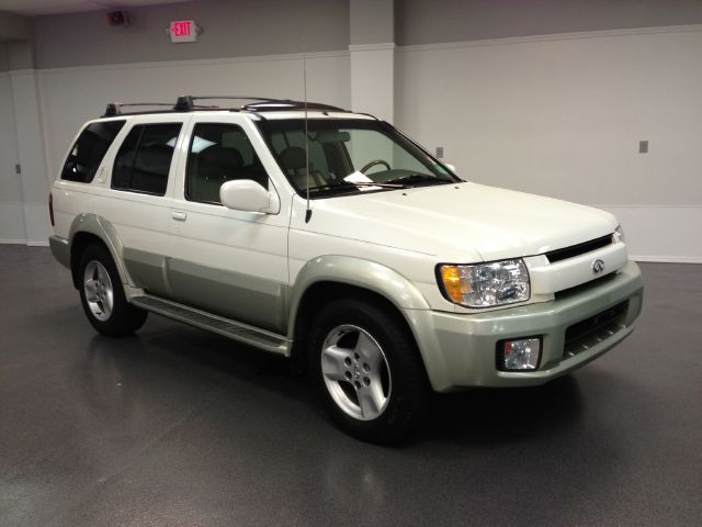 2001 Infiniti QX4