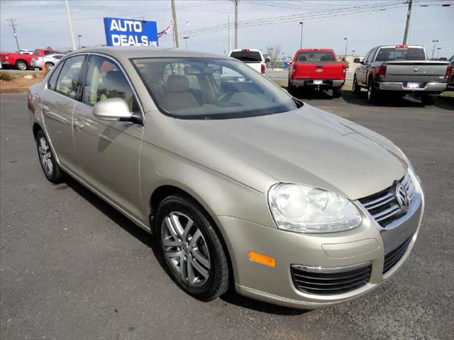 2006 VOLKSWAGEN JETTA 25L gold come and check it out today lowest prices in the state you wont