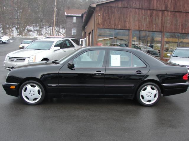 Tothego - 1997 Mercedes-Benz E-Class_1