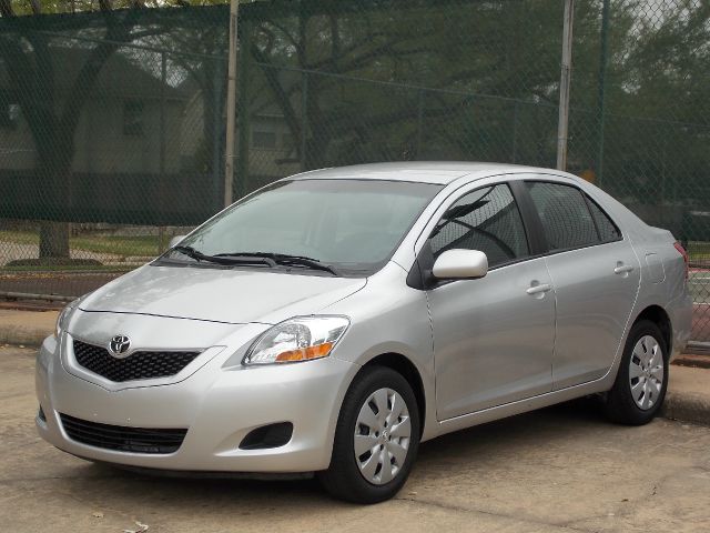 2012 TOYOTA YARIS SEDAN 4-SPEED AT silver  all internet prices are reduced for cash cashiers 
