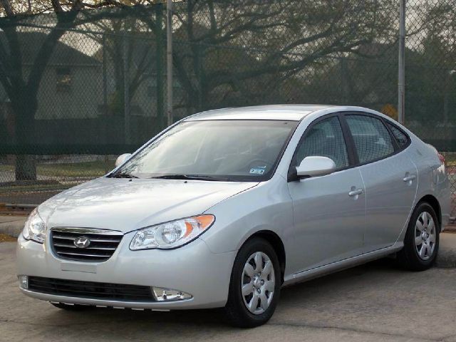 2008 HYUNDAI ELANTRA silver  all internet prices are reduced for cash cashiers check or same 