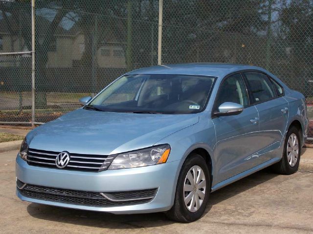 2012 VOLKSWAGEN PASSAT 25L S WAPPEARANCE blue  all internet prices are reduced for cash cash