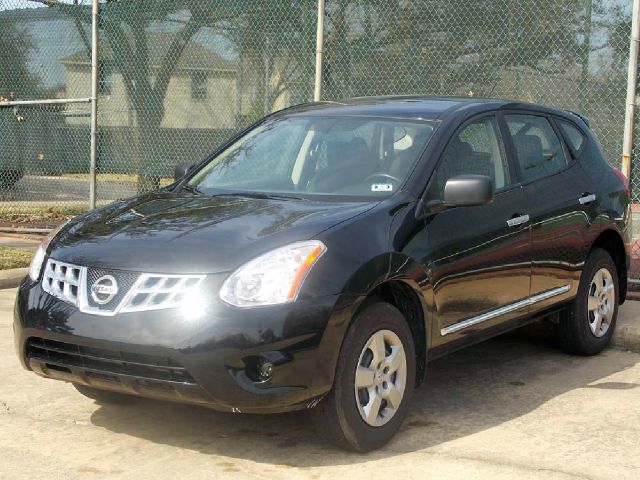 2013 NISSAN ROGUE S 2WD black  all internet prices are reduced for cash cashiers check or sam