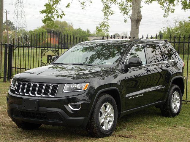 2014 JEEP GRAND CHEROKEE LAREDO 2WD black  all internet prices are reduced for cash cashiers 