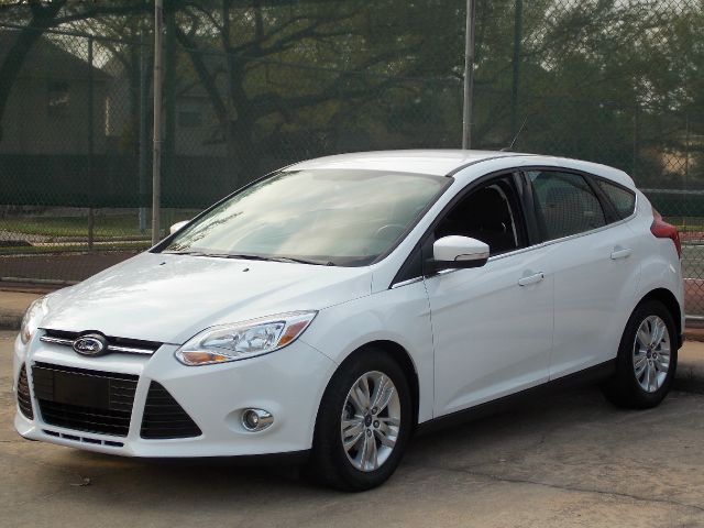 2012 FORD FOCUS SEL white  all internet prices are reduced for cash cashiers check or same as