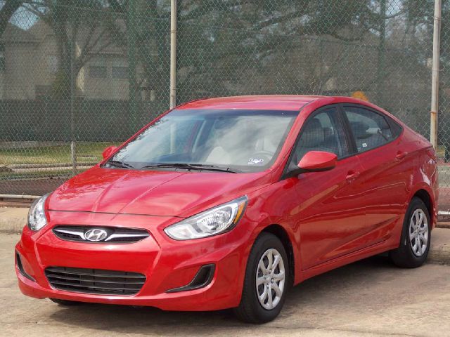 2012 HYUNDAI ACCENT GLS 4-DOOR red  all internet prices are reduced for cash cashiers check o