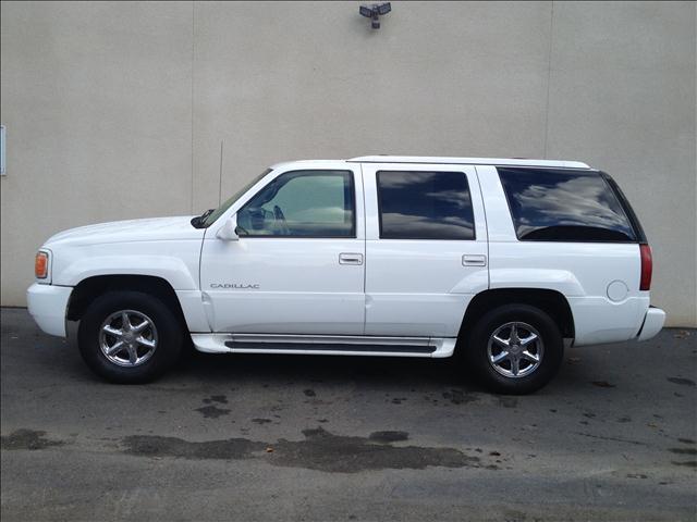 2000 Cadillac Escalade