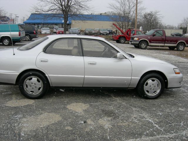 1996 Lexus ES 300 - North Aurora, IL