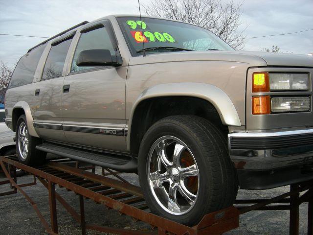1999 GMC Suburban - North Aurora, IL