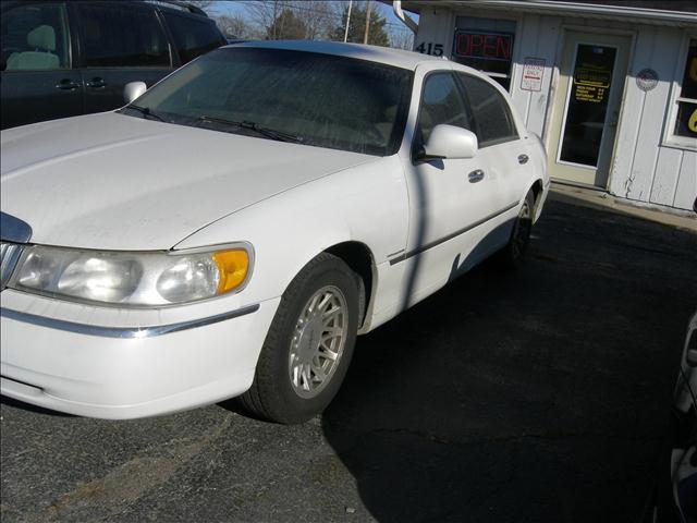 1998 Lincoln Town Car - North Aurora, IL