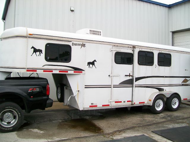 2001 MERHOW 3 Horse Weekender - Eureka, MO
