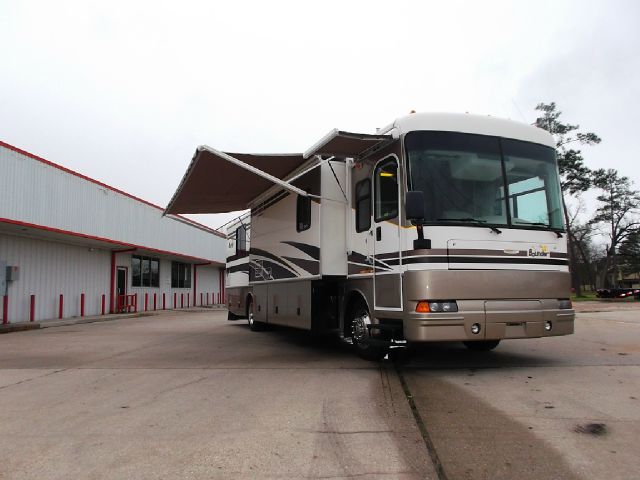 2003 FLEETWOOD BOUNDER 38N 