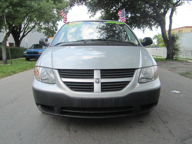 2007 DODGE CARAVAN SE silver need gas i dont think so at least not very much 26 mpg hwy this