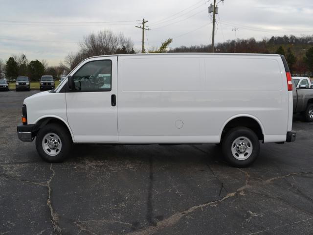 Tothego - 2013 Chevrolet Express_1