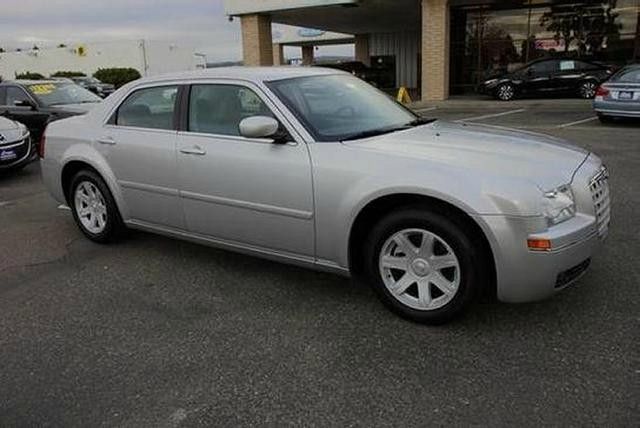 Tothego - 2005 Chrysler 300_1
